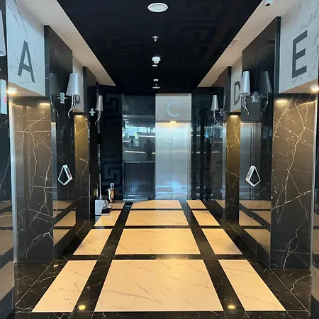 Apartment Hanza Tower 70m *